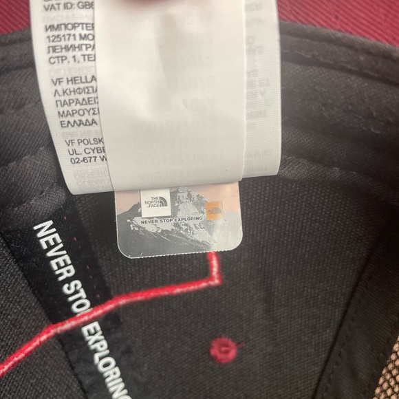 The North Face Mudder Trucker Hat - Picture 3 of 4